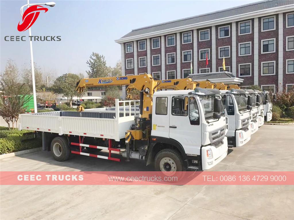 5units SINOTRUK 5t boom crane truck for Wuhan Seaport