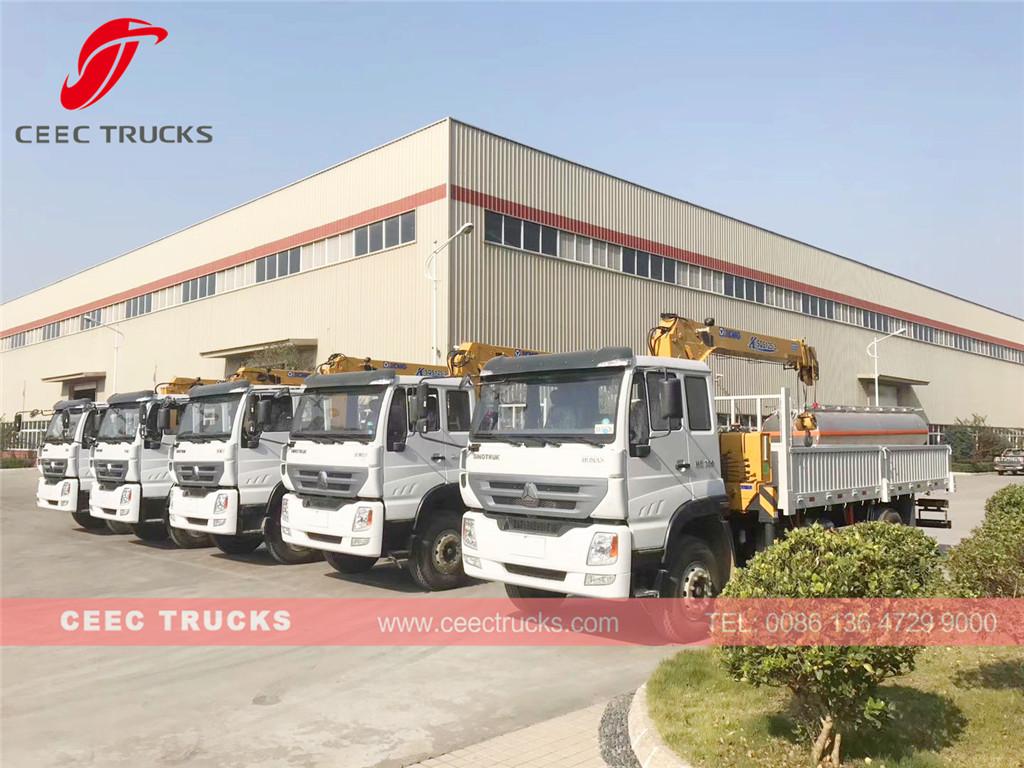 5units SINOTRUK 5t boom crane truck for Wuhan Seaport