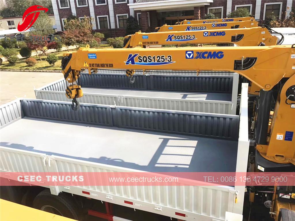 5units SINOTRUK 5t boom crane truck for Wuhan Seaport