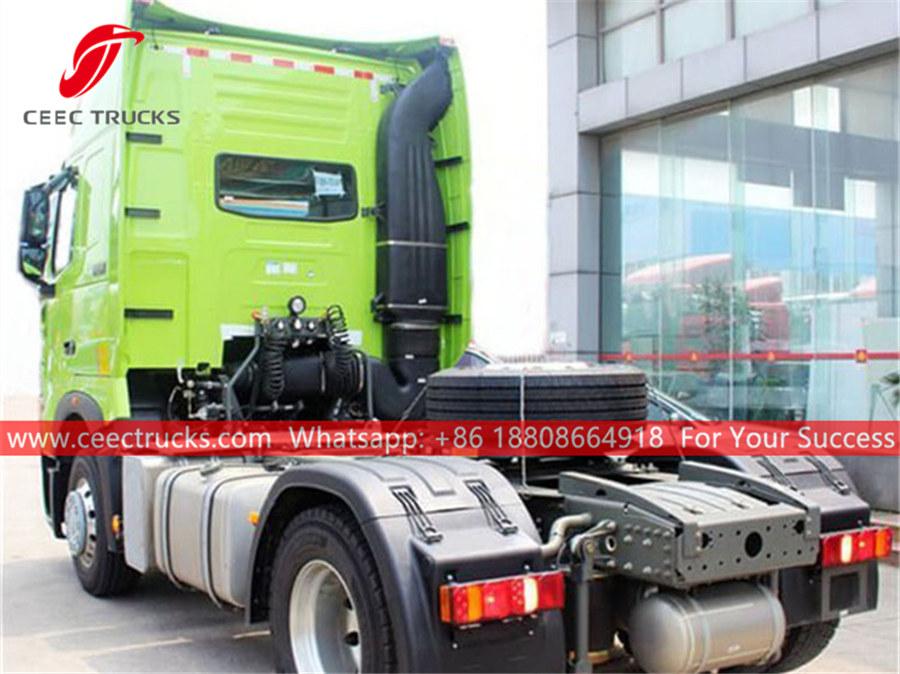 SINOTRUK HOWO Green color heavy duty tractor