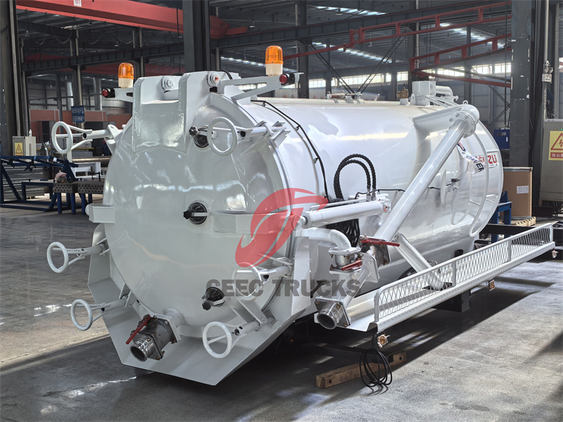 5,000 liters vacuum suction tanker body