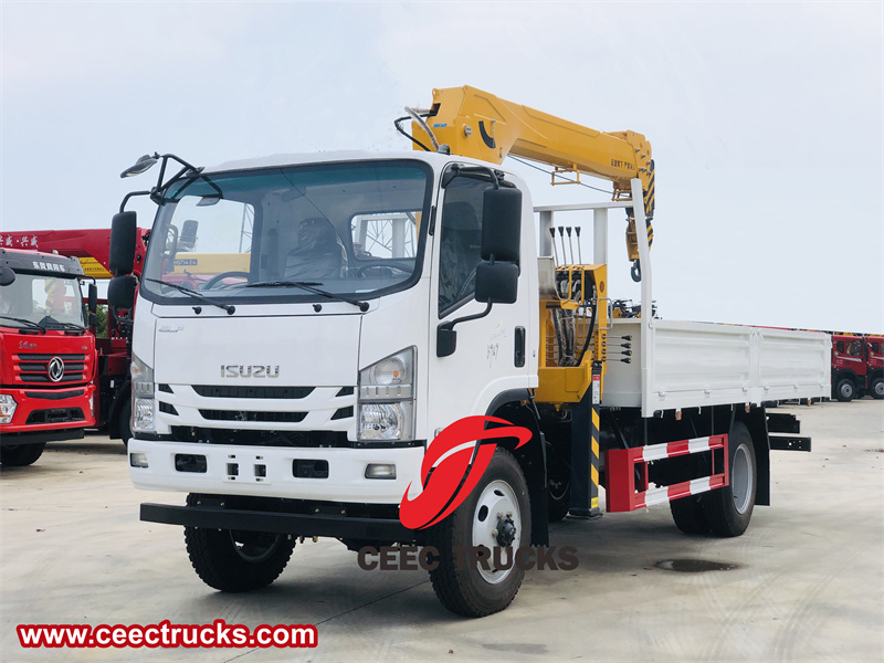 Isuzu 700P 4x4 5ton boom crane