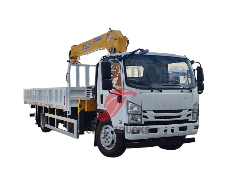 Isuzu 700P 4x2 cargo truck with crane