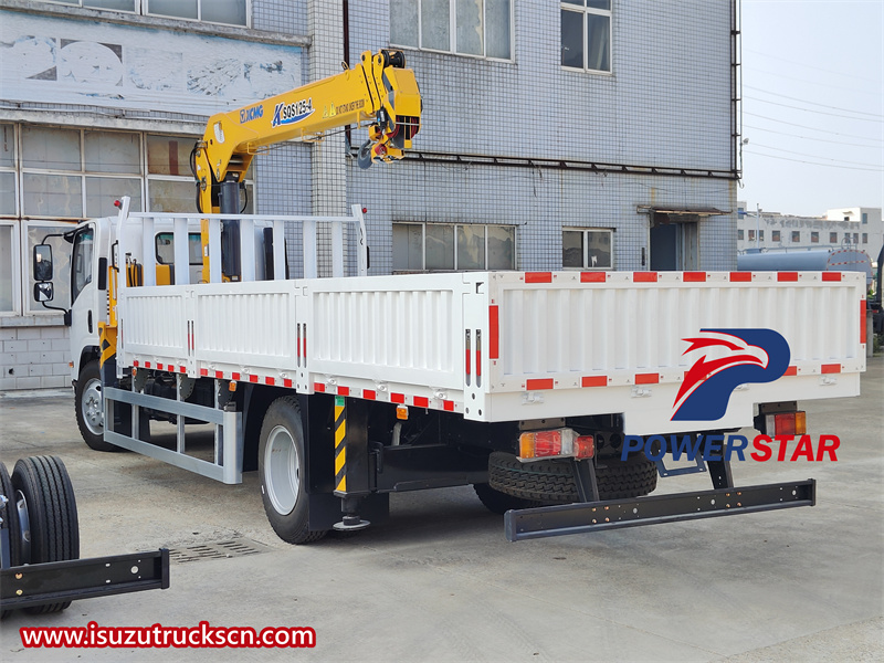 Isuzu NPR 5tons boom crane truck