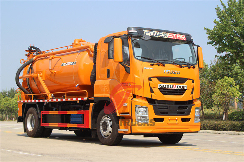 Isuzu FVR GIGA combined jetting truck