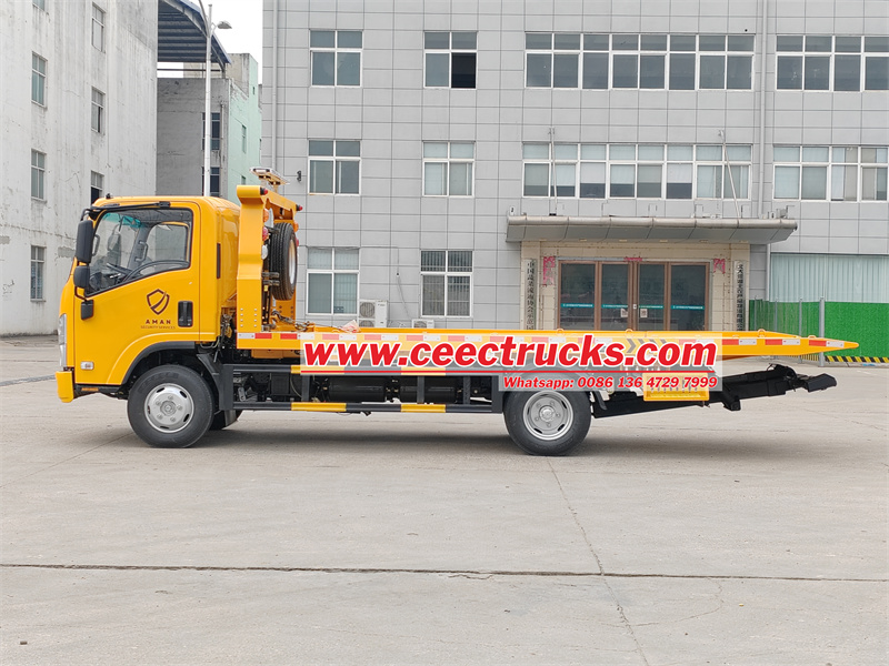 Isuzu ELF 5 Ton recovery crane flatbed road rescue truck