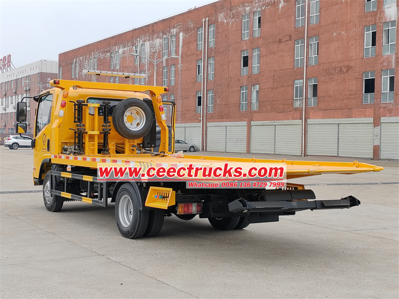 Isuzu NPR 700P 5T wrecker flatbed carrier truck