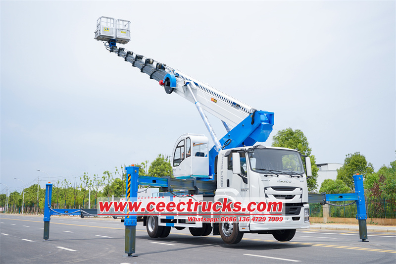 Isuzu FTR GIGA 45m aerial bucket truck