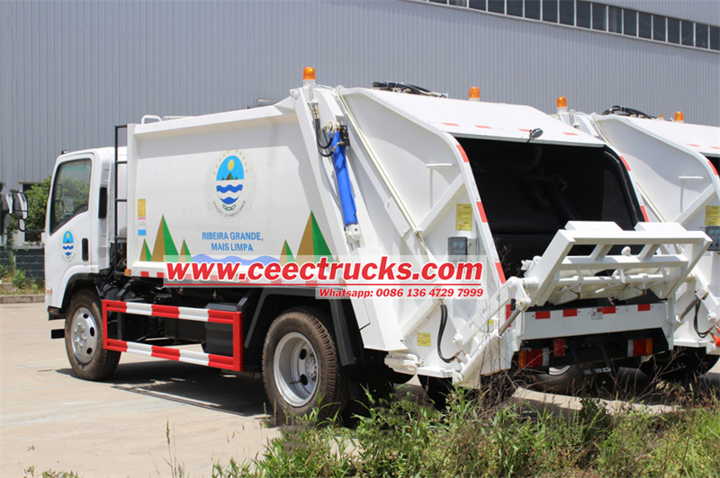 ISUZU NPR Garbage compactor truck