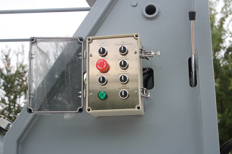 Isuzu aerial work platform truck