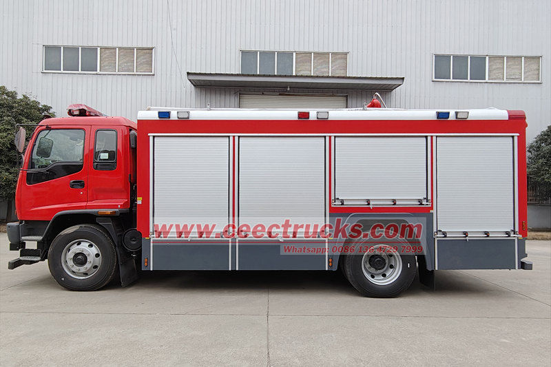 Isuzu dry powder fire truck