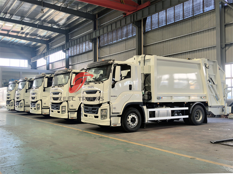 ISUZU GIGA rear loader compactor truck