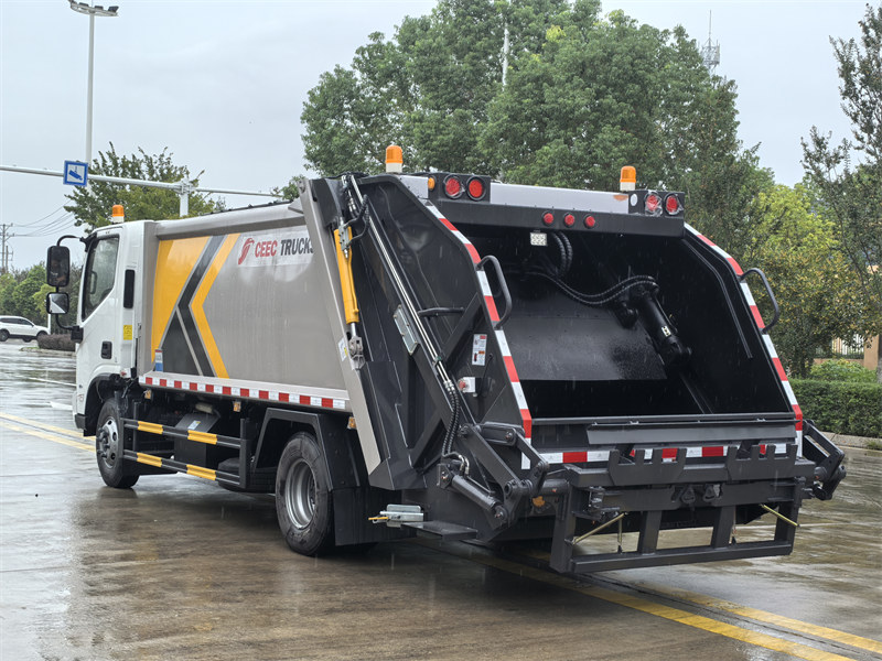 FOTON garbage compactor trucks rear view