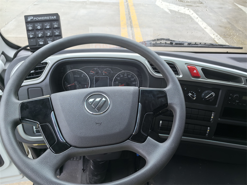 FOTON rear loader compactor truck in cabin device