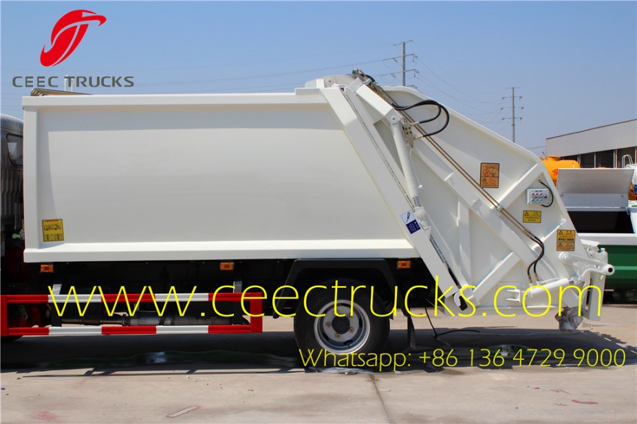 Manufacturer lowest price supply 5 CBM compressed garbage trucks Dongfeng