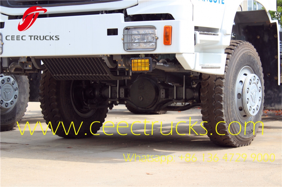 10 CBM Heavy type refuse compression truck all-wheel-drive model