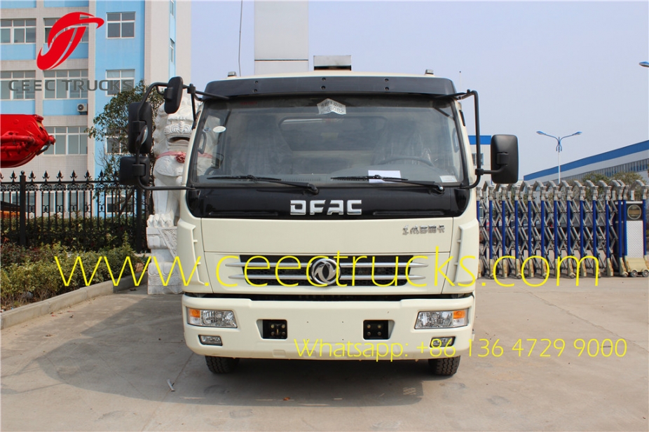 Dongfeng 7400kg gross weight road sweeping truck with sweeper and washer