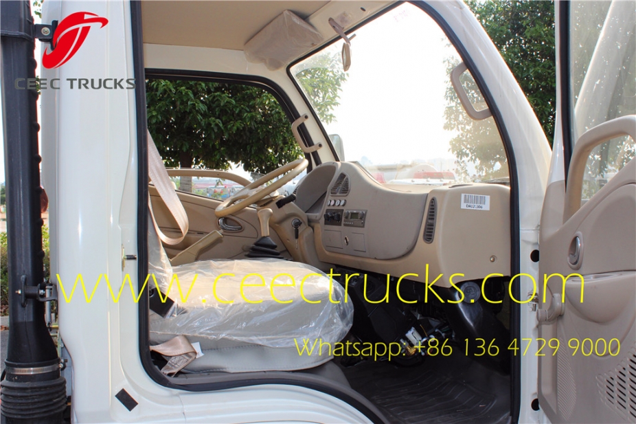 Manufacturer supply dongfeng 4CBM cesspit emptier truck lowest price