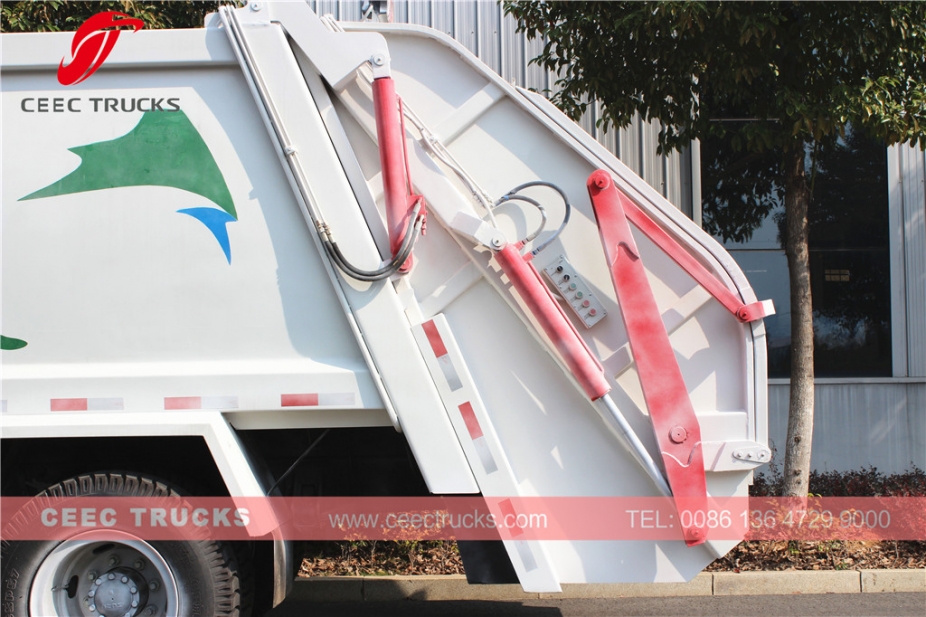 Japan technology 12 CBM garbage compactor truck