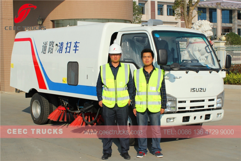 ISUZU 4CBM road sweeper low price