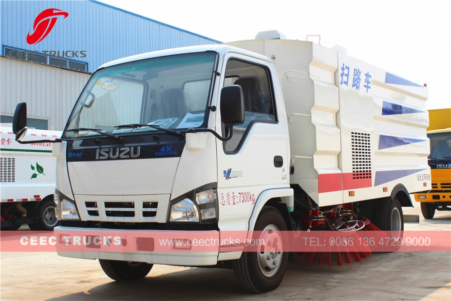 ISUZU 5000L road sweeper truck golden supplier