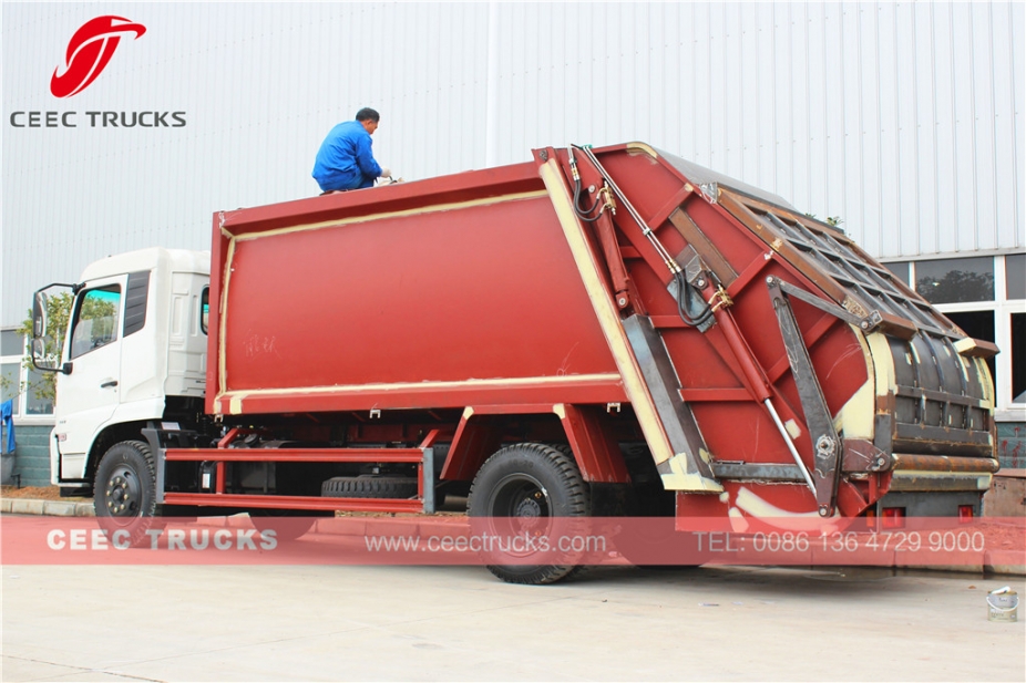 DongFeng 14 CBM international garbage truck