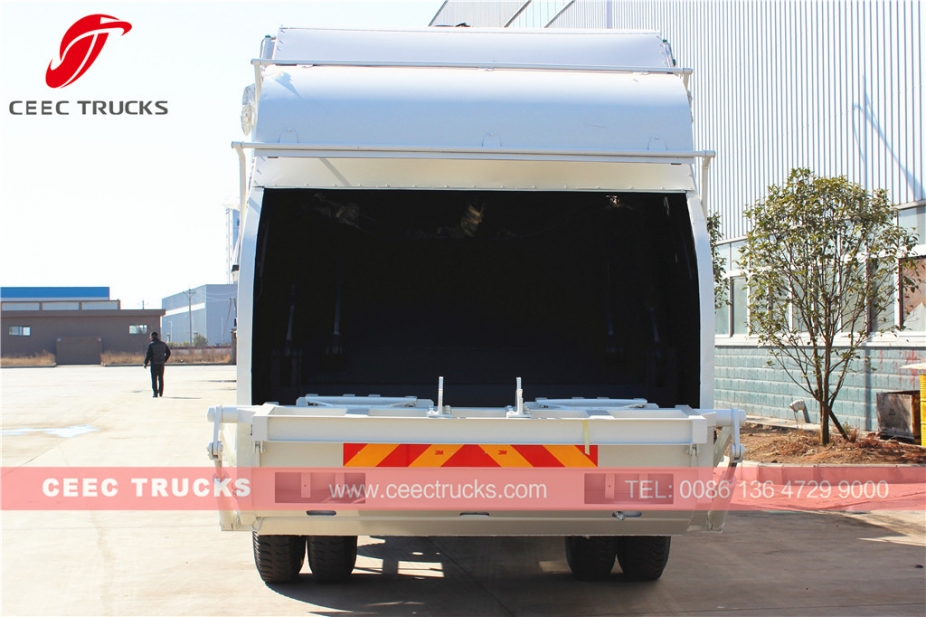 DongFeng 14 CBM international garbage truck