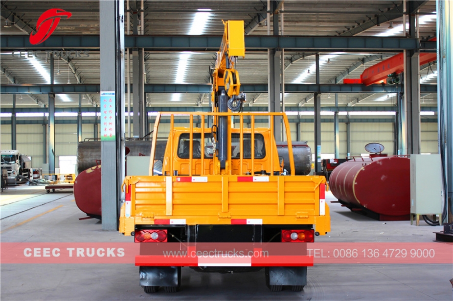 CEEC export 2T boom crane trucks