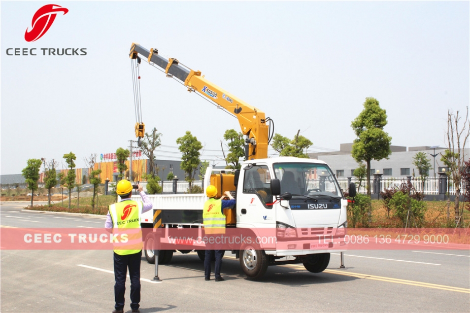 Best ISUZU 4 T truck mounted crane trucks