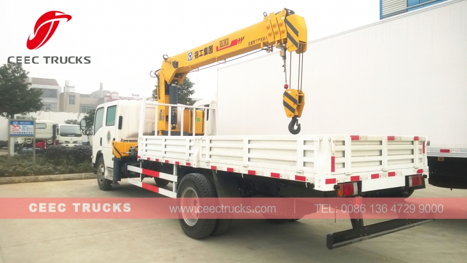 ISUZU 6300kg crane truck with double row cabin