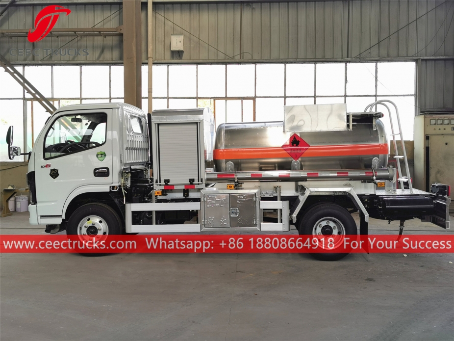 2CBM Жанармай жүк көлігі Dongfeng