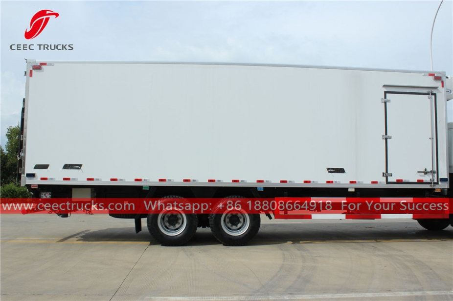 ISUZU 10 wheeler refrigerated truck