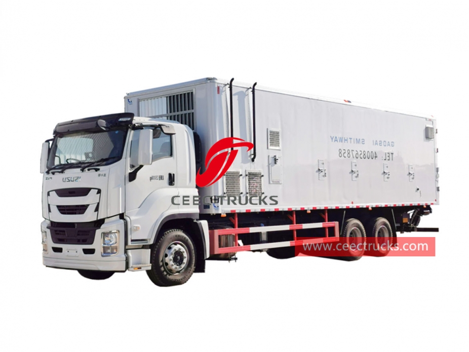 ISUZU GIGA refrigerator truck