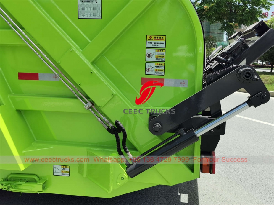 Dongfeng 4×2 refuse compactor