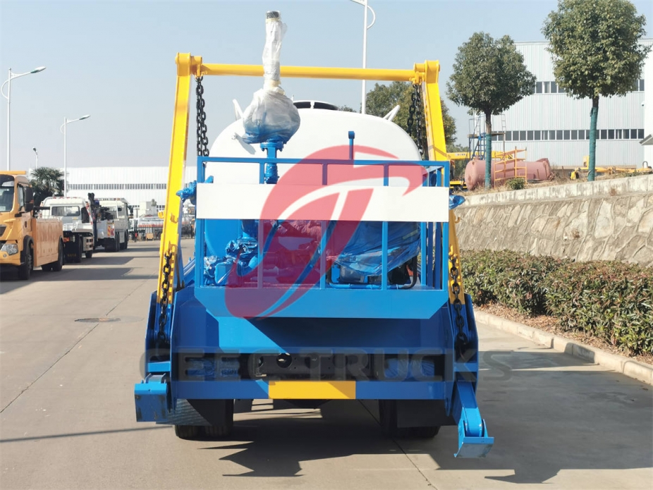 Dongfeng skip loader mounted water tanker