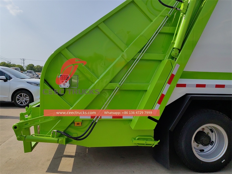 SINOTRUK compactor garbage 8cbm bin lorry for sale