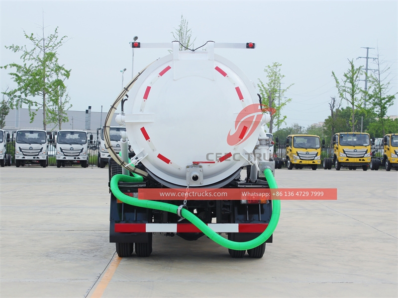 ISUZU mini vacuum sewage truck with factory direct sale