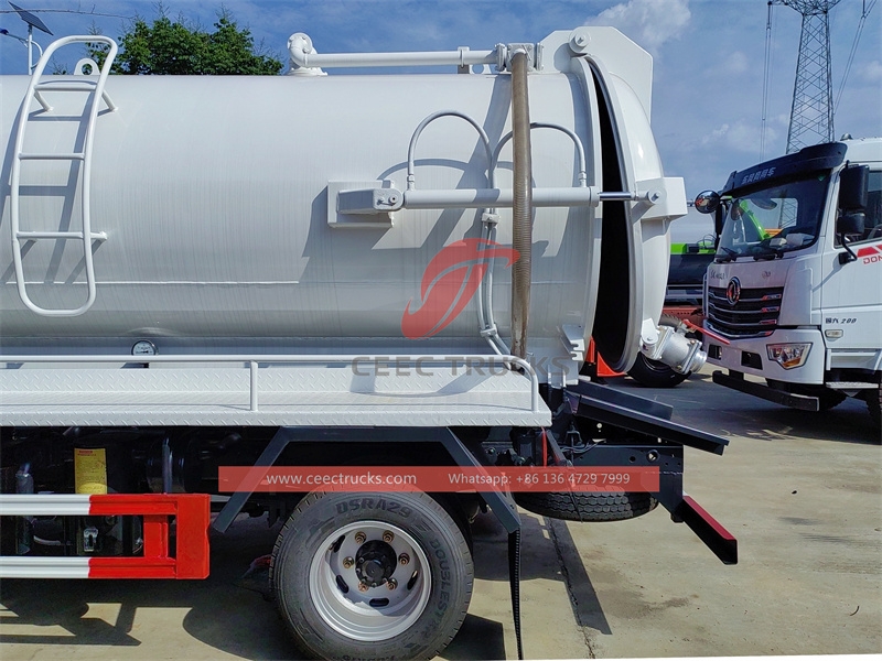 HOWO 4×2 left hand drive sewage suction truck made in China