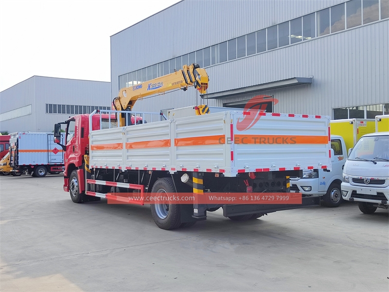 ISUZU GIGA 4×2 truck mounted crane with factory direct sale