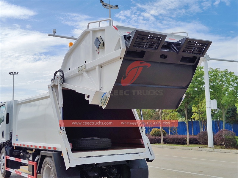 ISUZU NPR light duty 8CBM Waste Compactor truck made in China