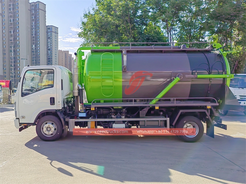 ISUZU NPR 4x2 Vacuum Tank Truck made in China