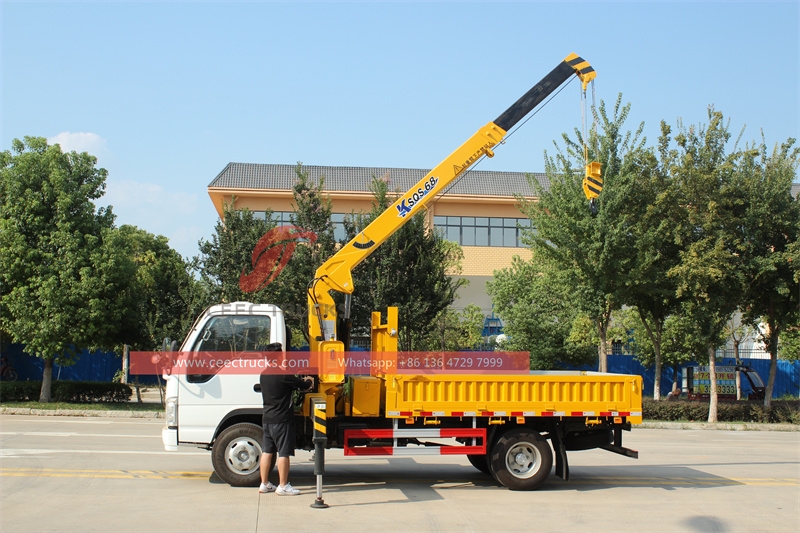 ISUZU NKR 3Tons truck mounted crane trucks with factory direct sale