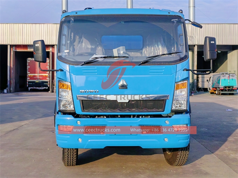 Howo street vacuum sweeping truck with factory direct sale