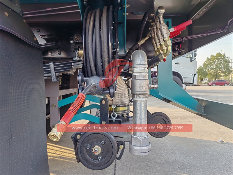 Howo street vacuum sweeping truck with factory direct sale