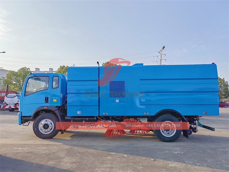 Howo street vacuum sweeping truck with factory direct sale