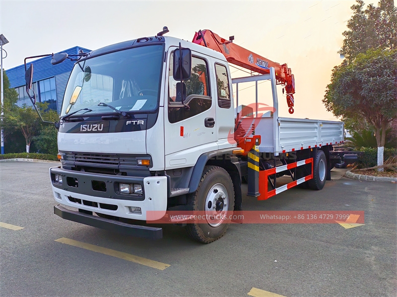 Isuzu FTR telescopic crane truck with factory direct sale