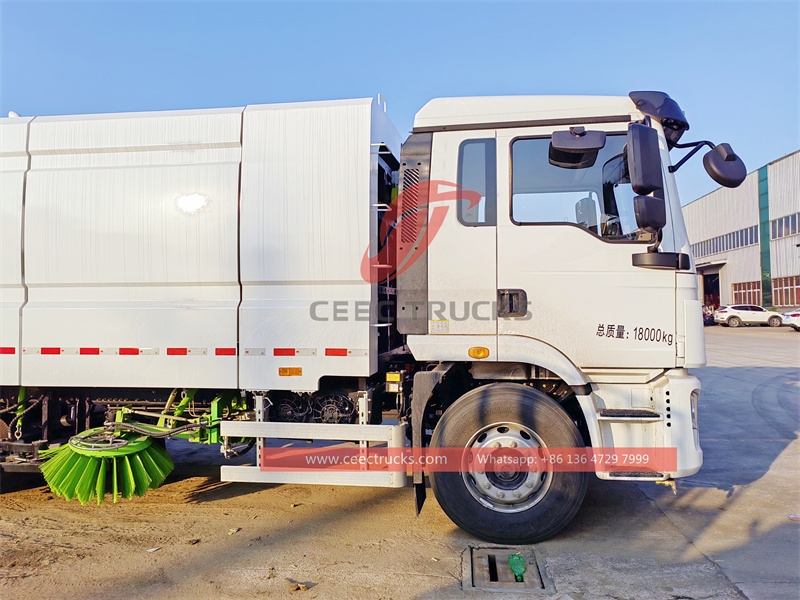 Shacman 9000L vacuum sweeping truck with factory direct sale