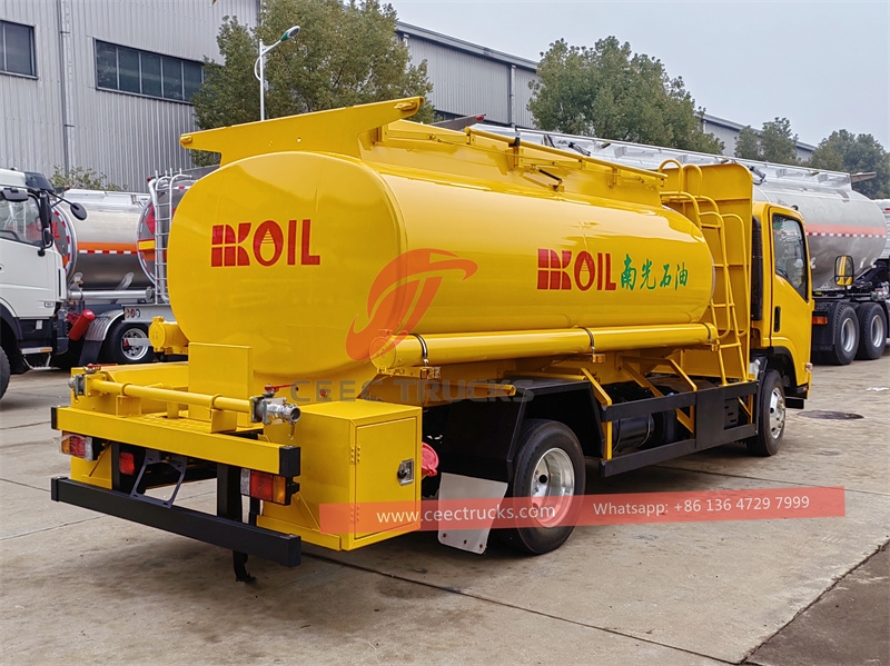 RHD isuzu petrol fuel bowser made in China