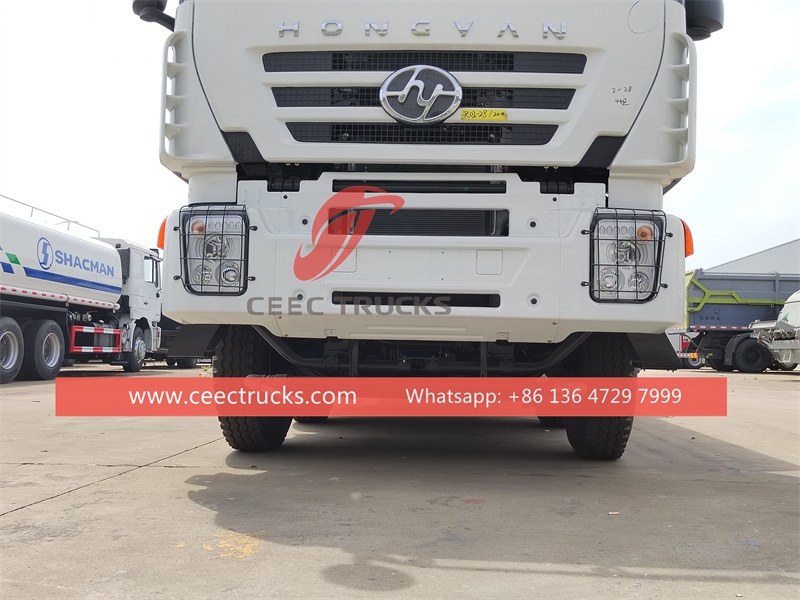 IVECO 8x4 heavy-duty water tank truck supplier