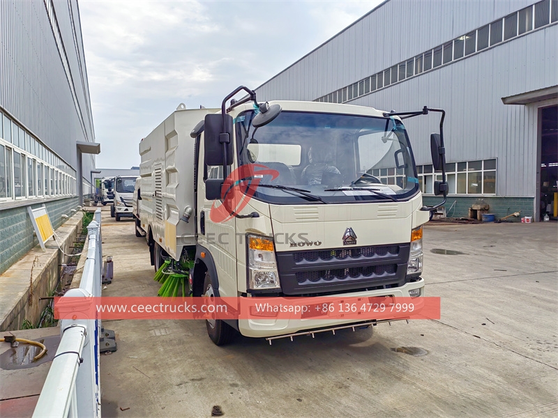 Howo street road sweeping truck  with factory direct sale